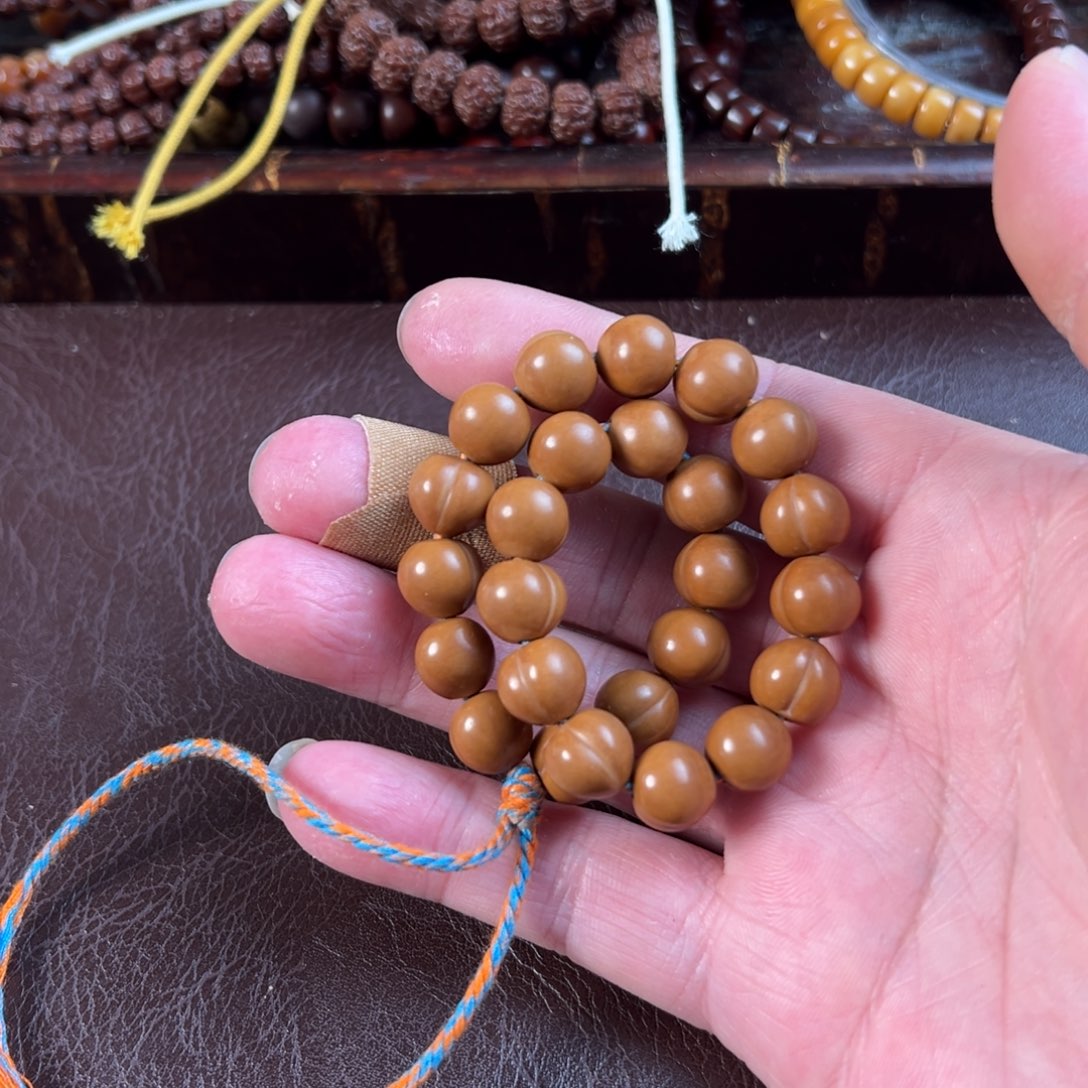 吊坠星月菩提小屁桃