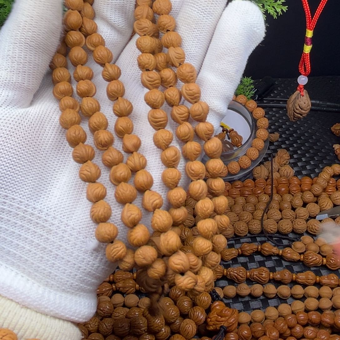 挑***僧文玩核桃吊坠三角龙脖挂