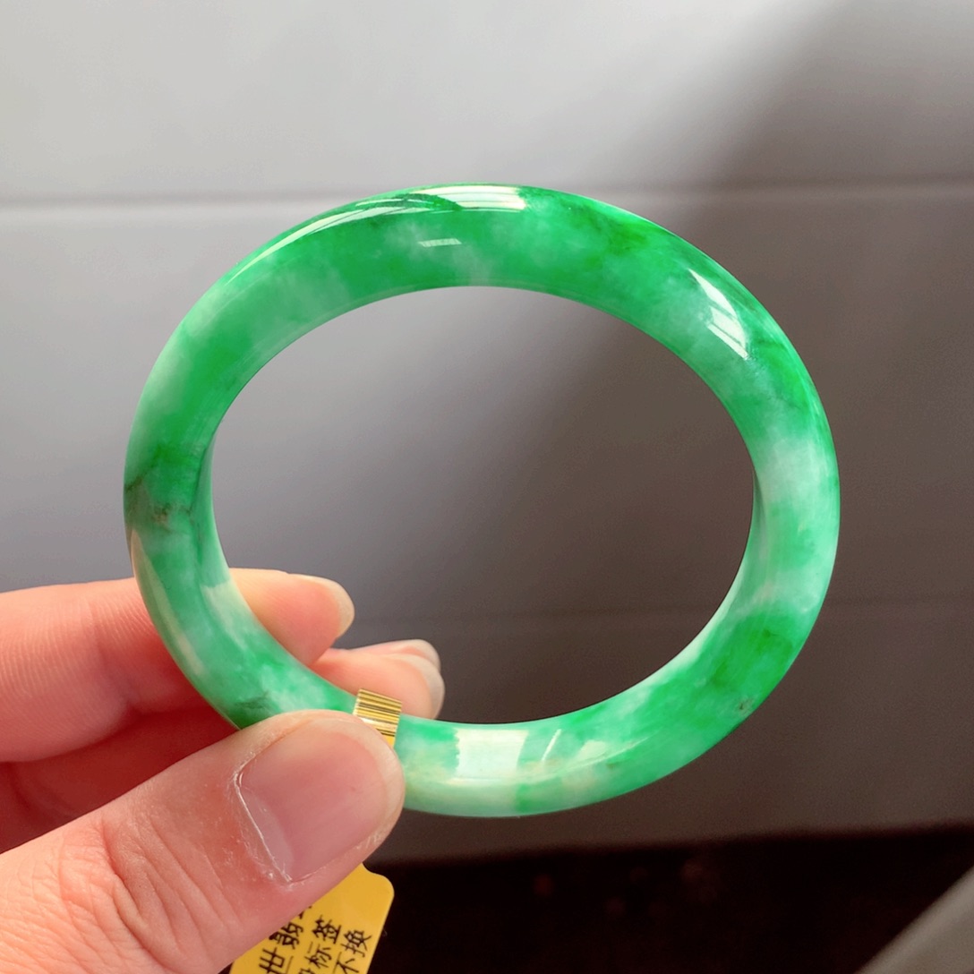 翡翠手镯未镶嵌缅甸翡翠