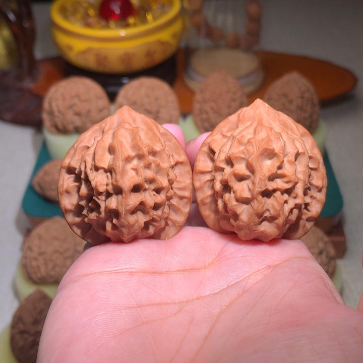 文玩核桃把件刘*龙鳞