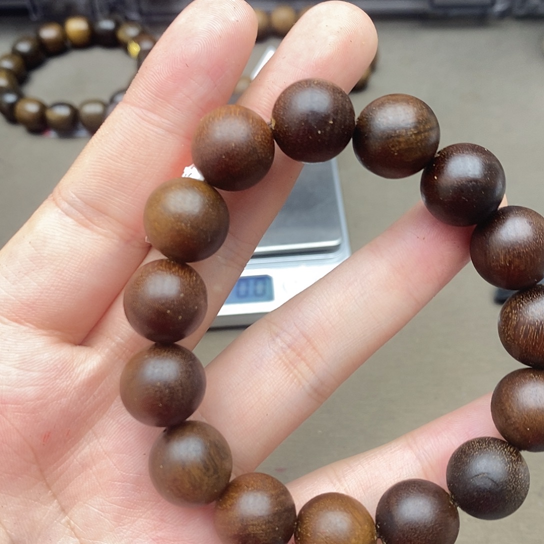 沉香沉香碎屑越南富森红土沉香9号