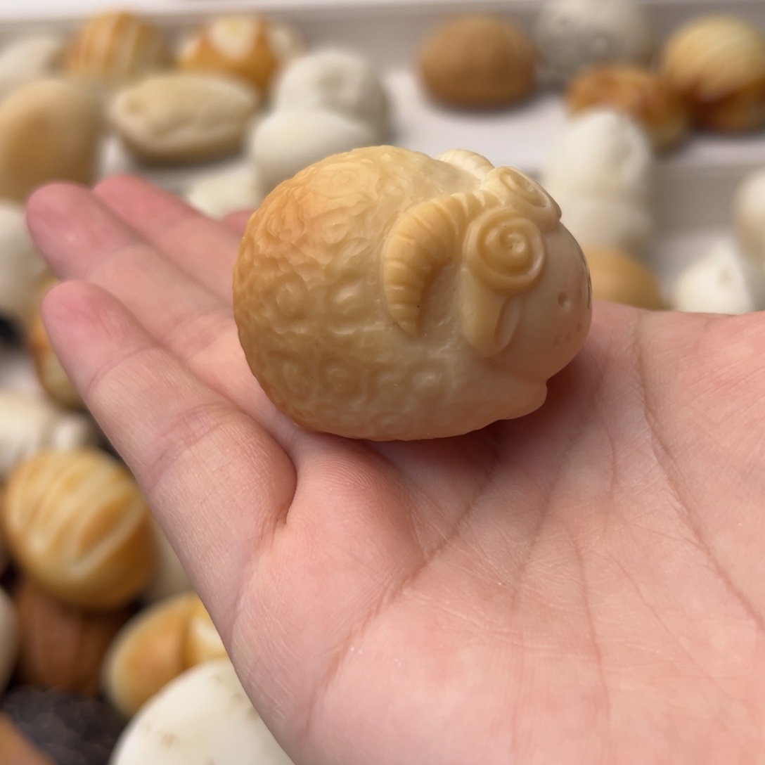 ****茄菩提根/象牙果把件雕刻趴趴羊贴创口贴不退换