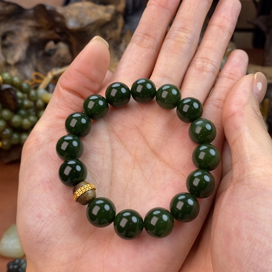 v***3和田玉（碧玉）未镶嵌颈饰