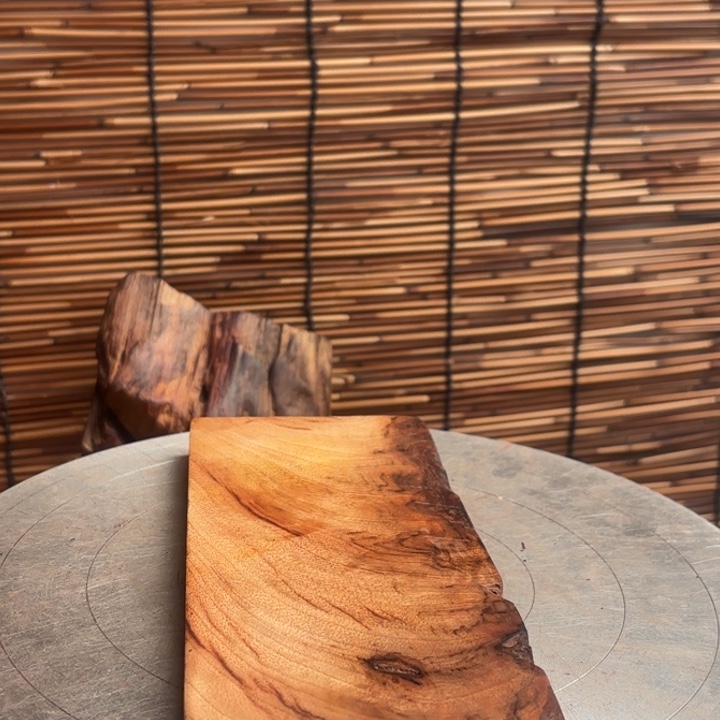 兔***宝大叶紫檀（黑酸枝木类）