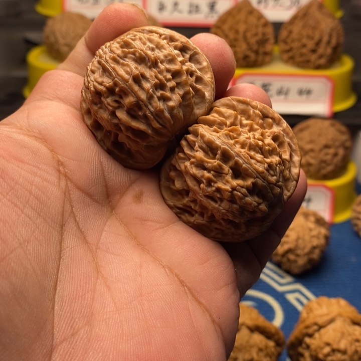 J***3文玩核桃吊坠42全品正磨