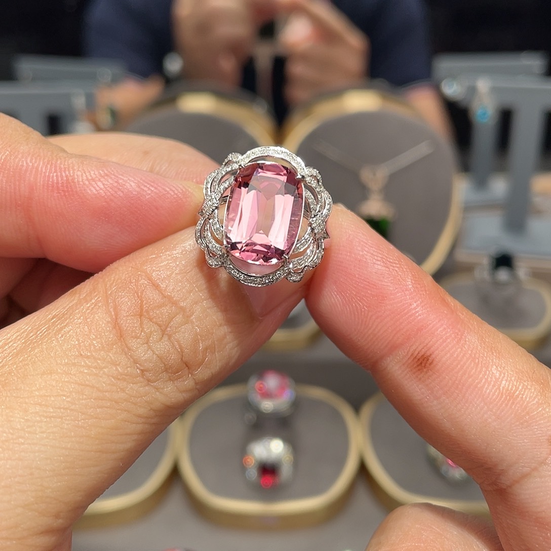 碧玺戒指18K金镶嵌5.84ct