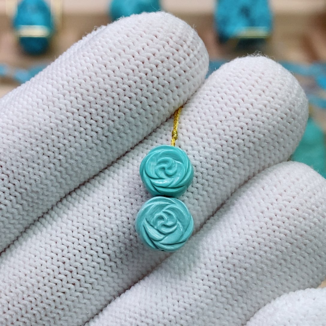 绿松石未镶嵌珠宝奇石