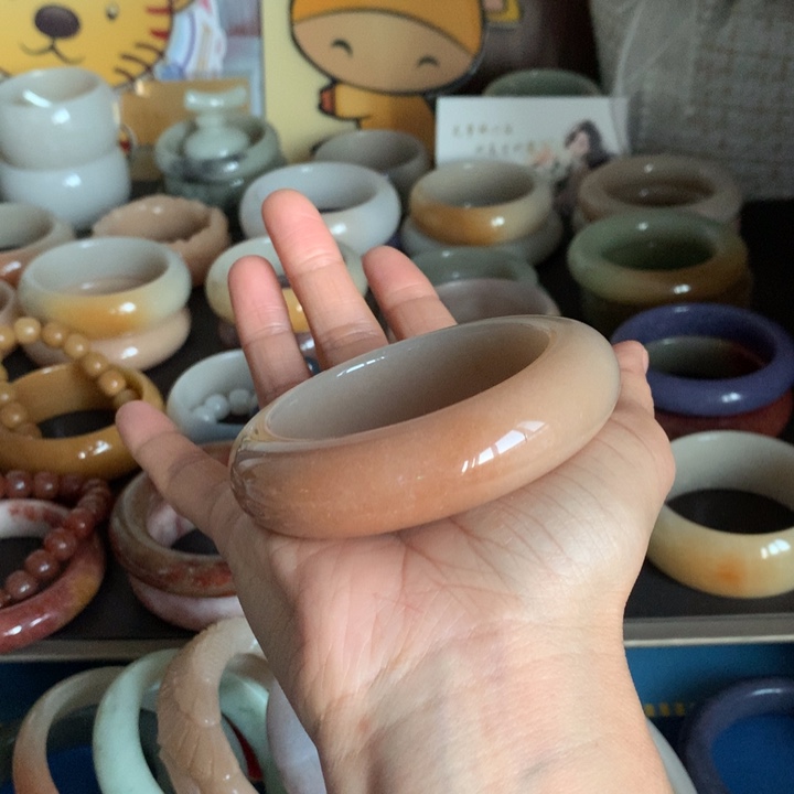 枫***，石英质玉（佘太翠）未镶嵌手镯