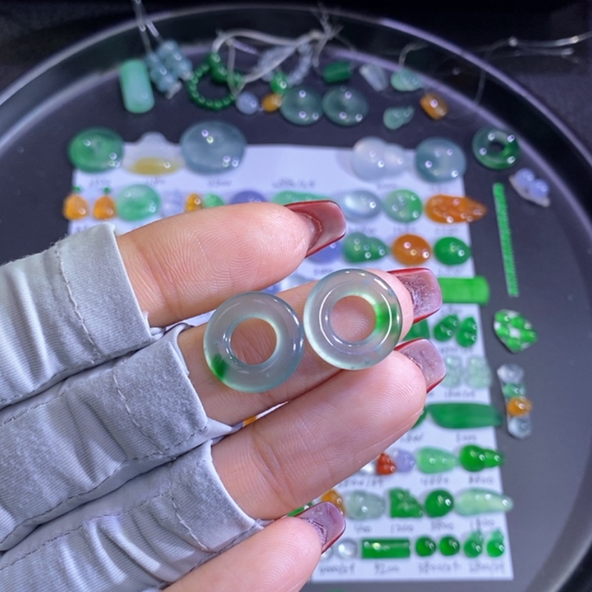 【闪购商品】未镶嵌挂件翡翠圈