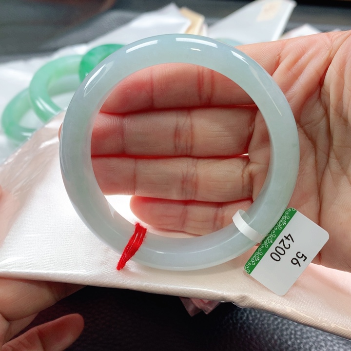 翡翠手镯未镶嵌565656565