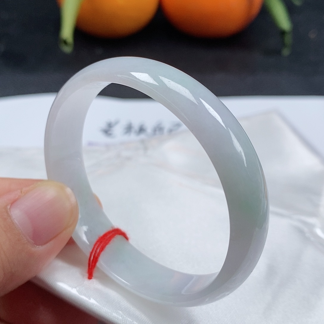 【闪购商品】翡翠手镯（贵妃镯）未镶嵌228号