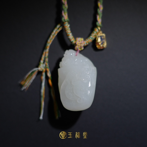 玉福堂 | 天然新疆和田玉籽 | 光白籽独籽圆雕招财貔貅祥龙纳福