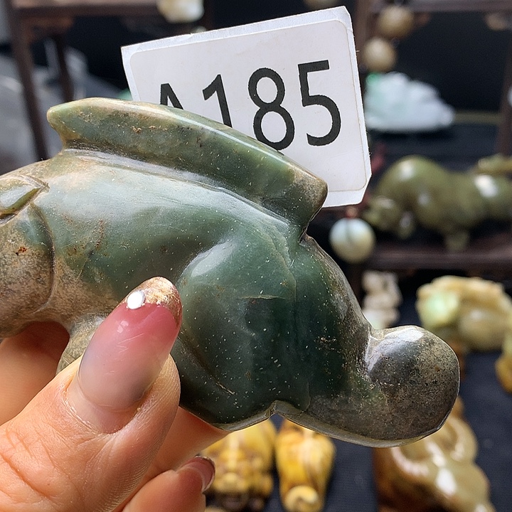 和田玉未镶嵌车挂