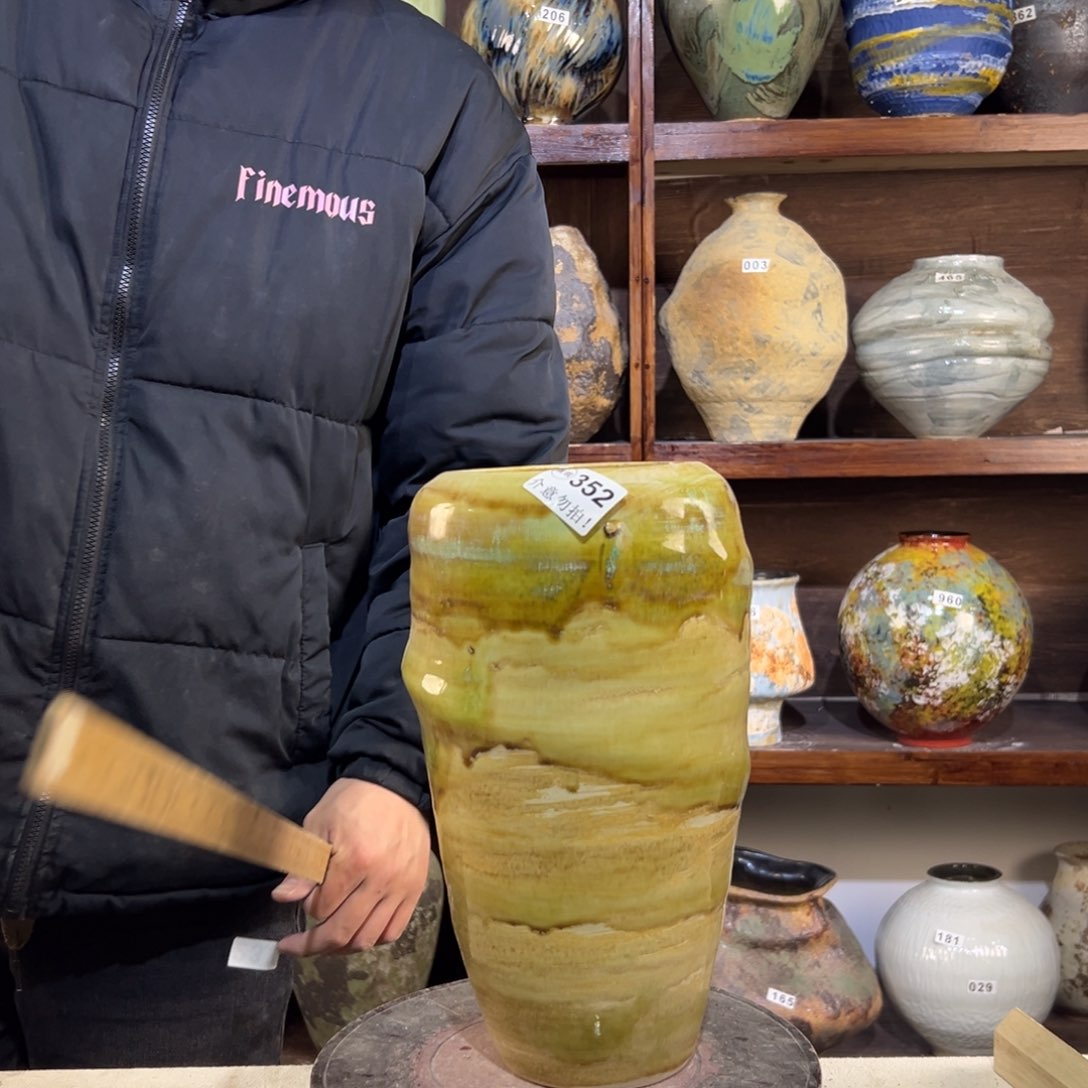 摆件352华庭街上釉色狼王老师