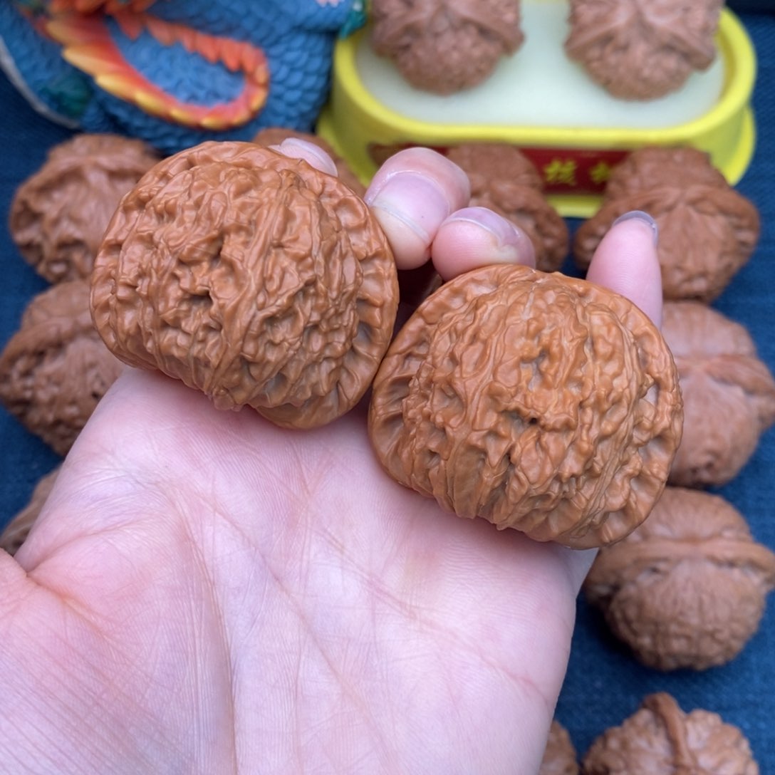 文玩核桃把件41老树闷尖球白