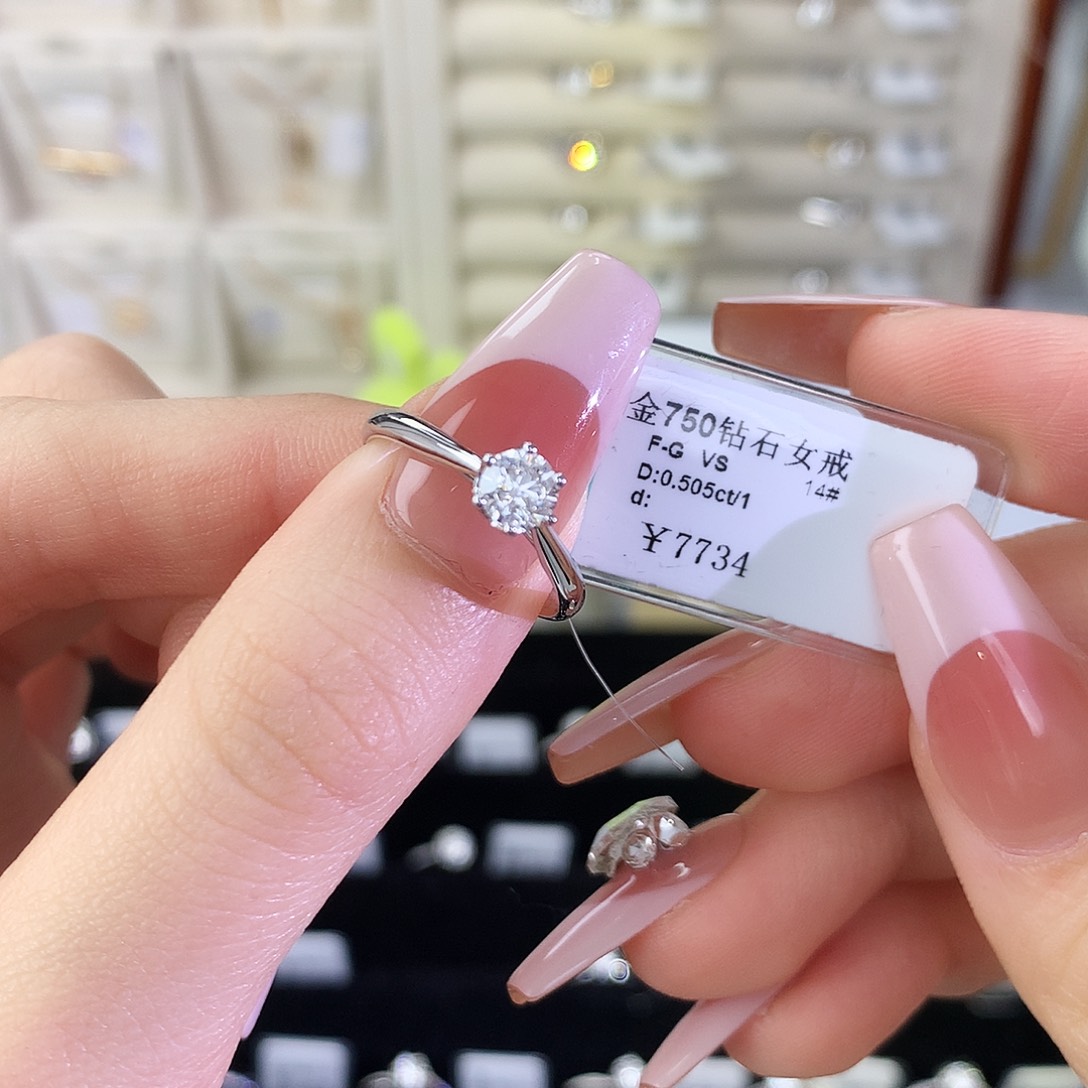 钻石戒指/指环18K金镶嵌六爪