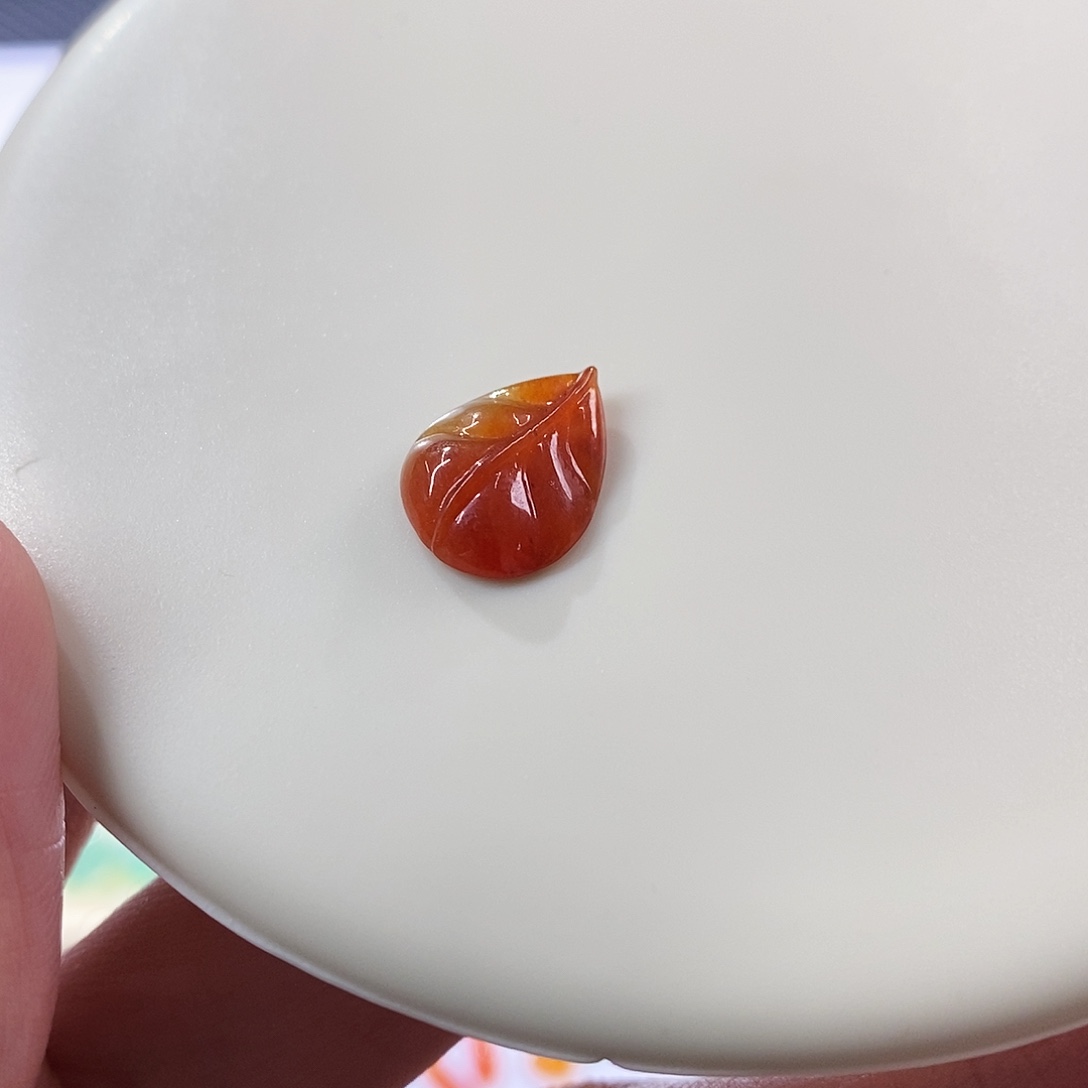 颈饰未镶嵌翡翠枫叶