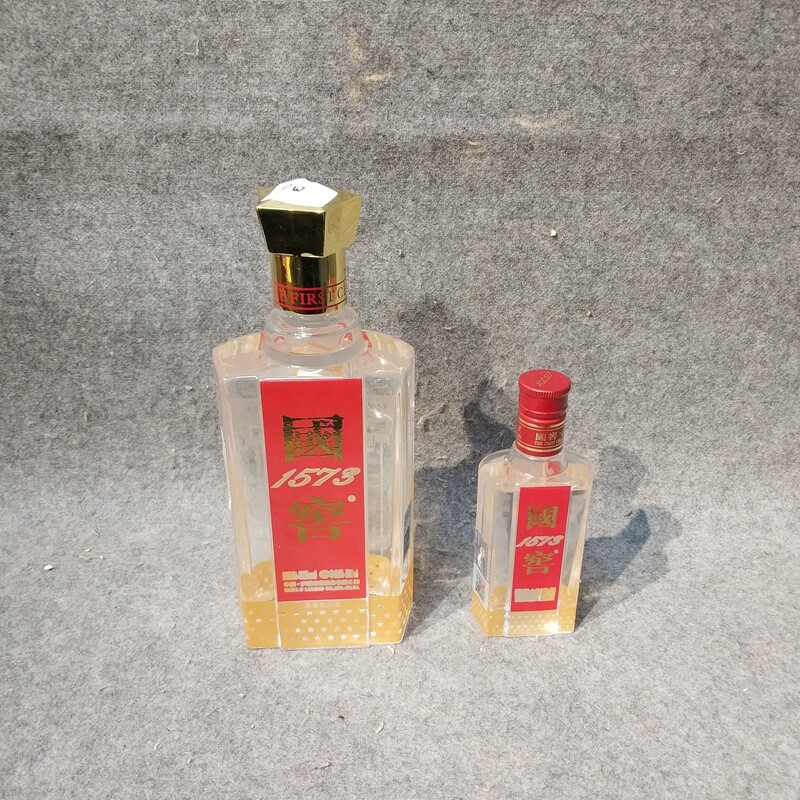 2006年国窖1573礼盒500ml+100ml-M25JX001828-01