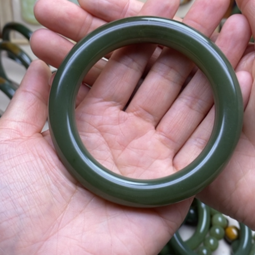 【闪购商品】和田玉手镯未镶嵌锦*