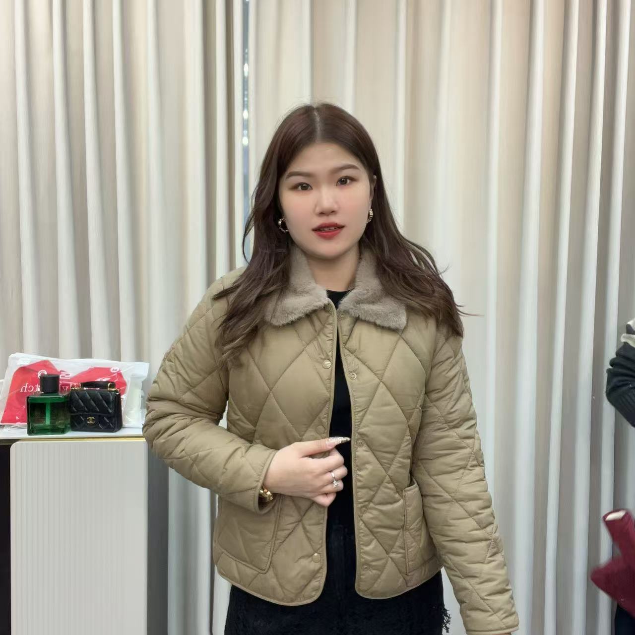 小鑫肝@菱形格毛领拼接加毛休闲保暖百搭棉服 1115