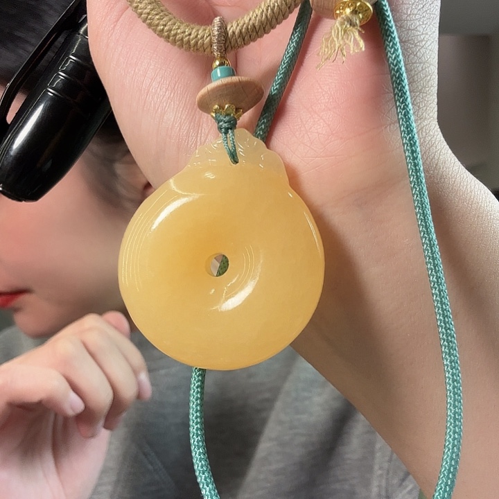 茄***蛋和田玉（糖玉）未镶嵌颈饰