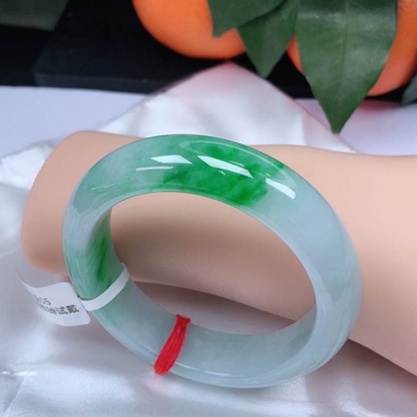 【闪购商品】翡翠手镯未镶嵌明****园，