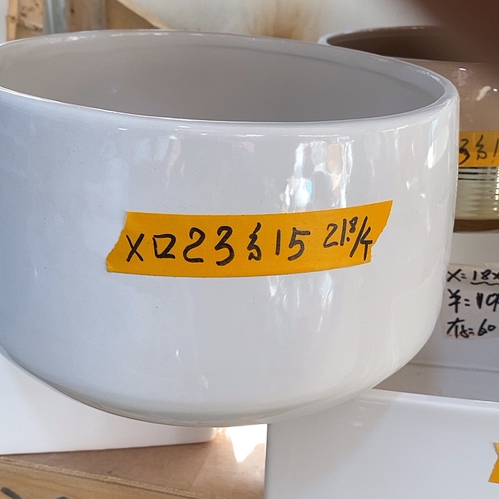 陶瓷花盆有孔 瑕疵介意勿拍 