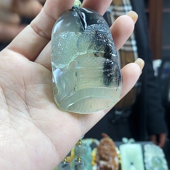 蛇纹石玉吊坠未镶嵌