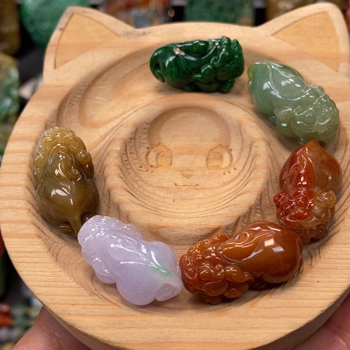 翡翠未镶嵌颈饰缅甸天然翡翠A货