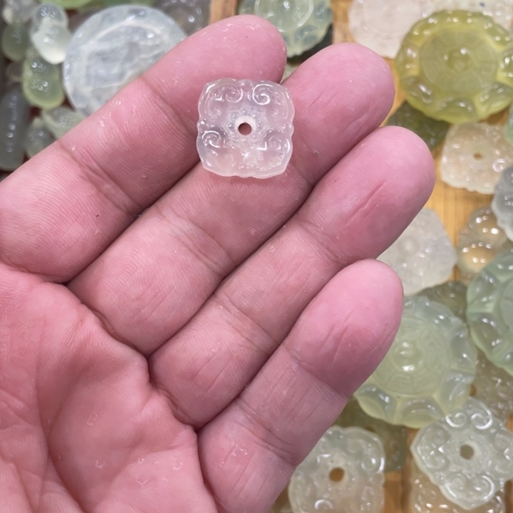 蛇纹石玉合金颈饰