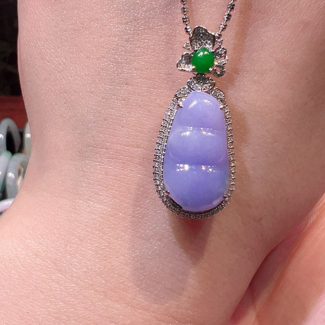 翡翠颈饰18K金镶嵌翡翠