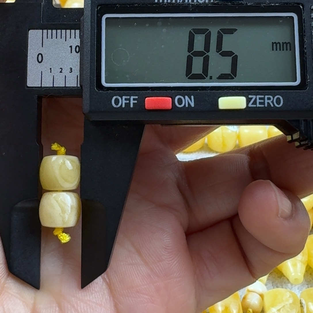 蜜蜡未镶嵌裸石13杂