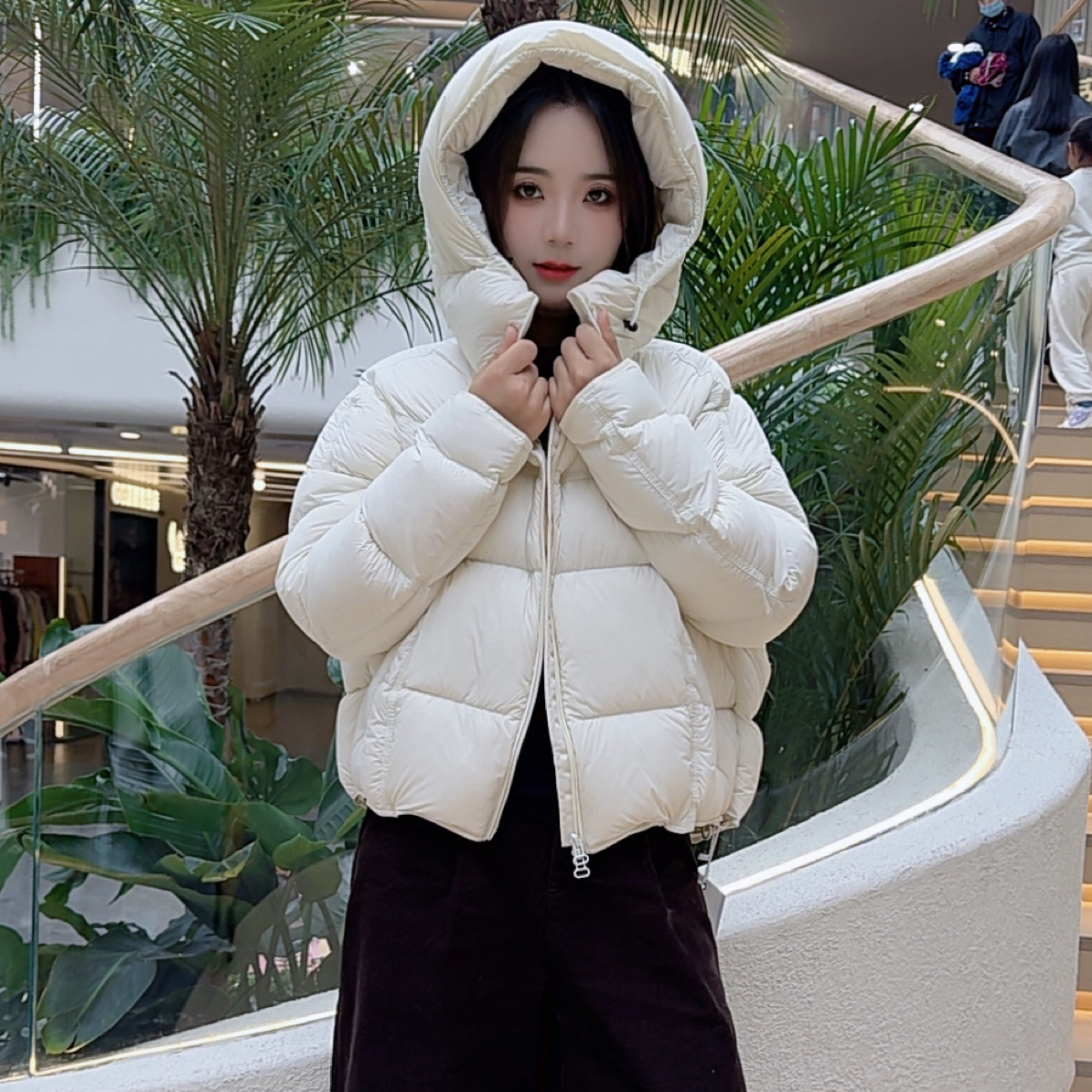 泡芙面料休闲羽绒服95白鸭绒，一码一扫