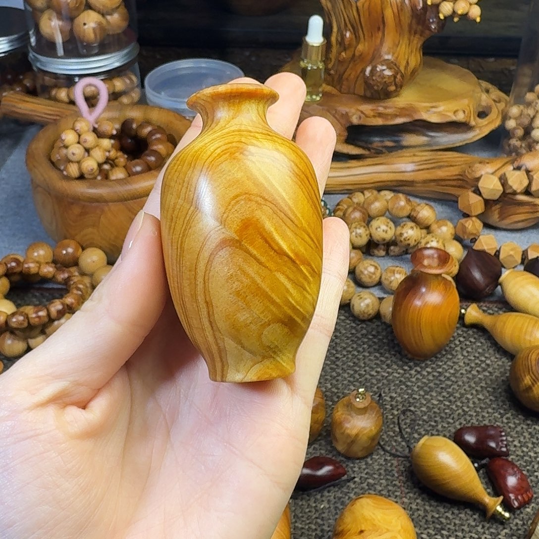 泰***康柏木（崖柏）北太行崖柏陈化手工花瓶