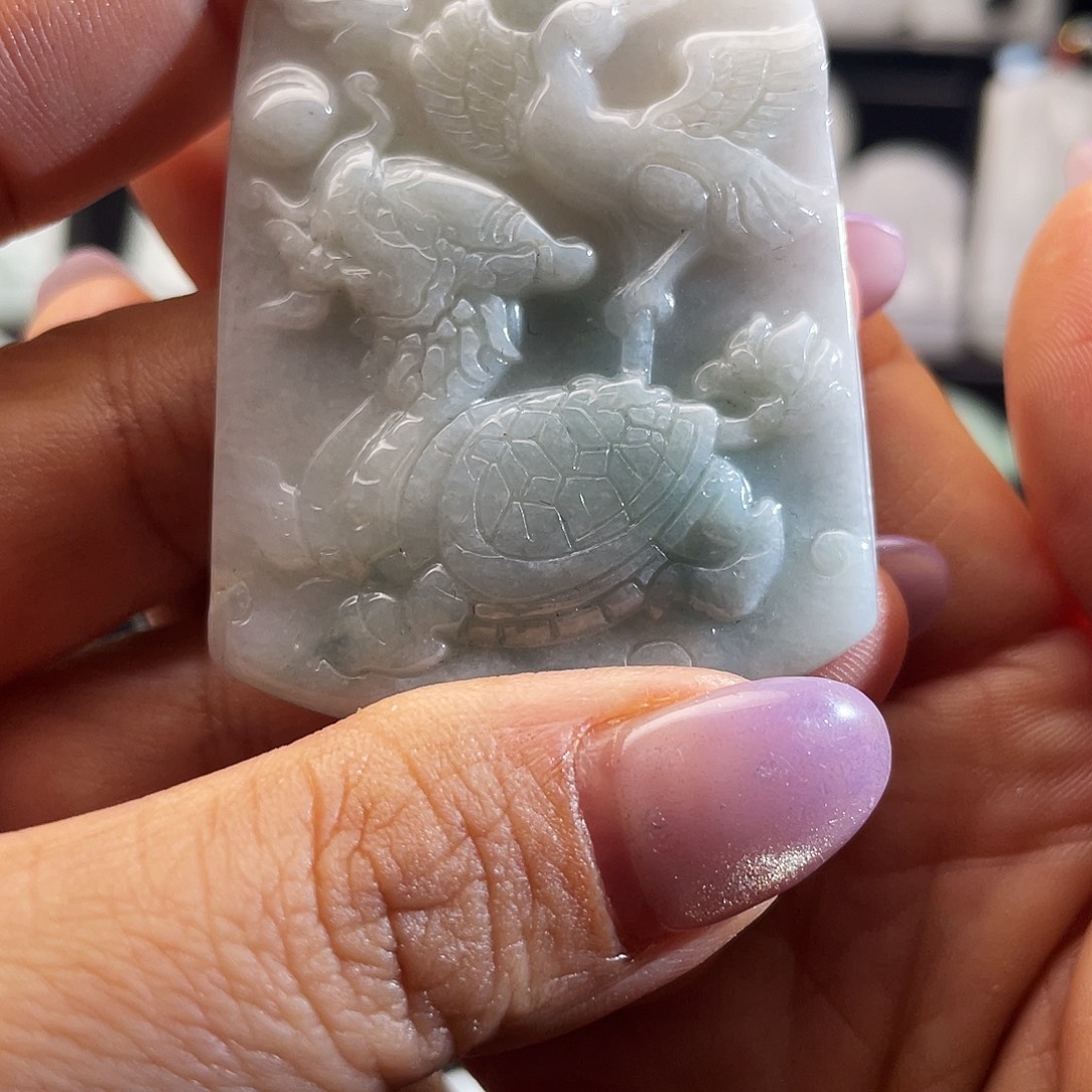 翡翠未镶嵌颈饰龟鹤延年