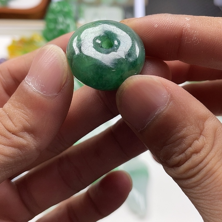 翡翠未镶嵌颈饰拍单联系客服备注圈口9