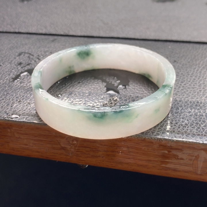 定制翡翠未镶嵌手镯