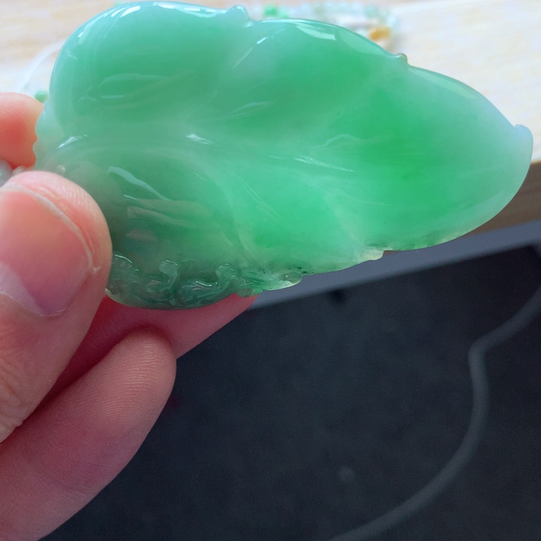 翡翠颈饰未镶嵌吊坠