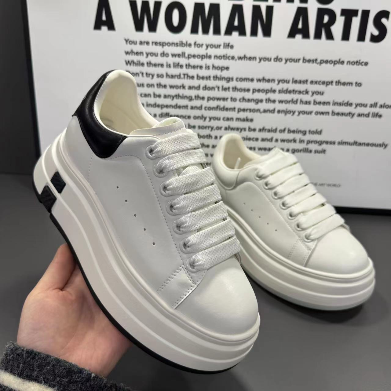 25年春版麦昆时尚洋气百搭潮鞋06-3101