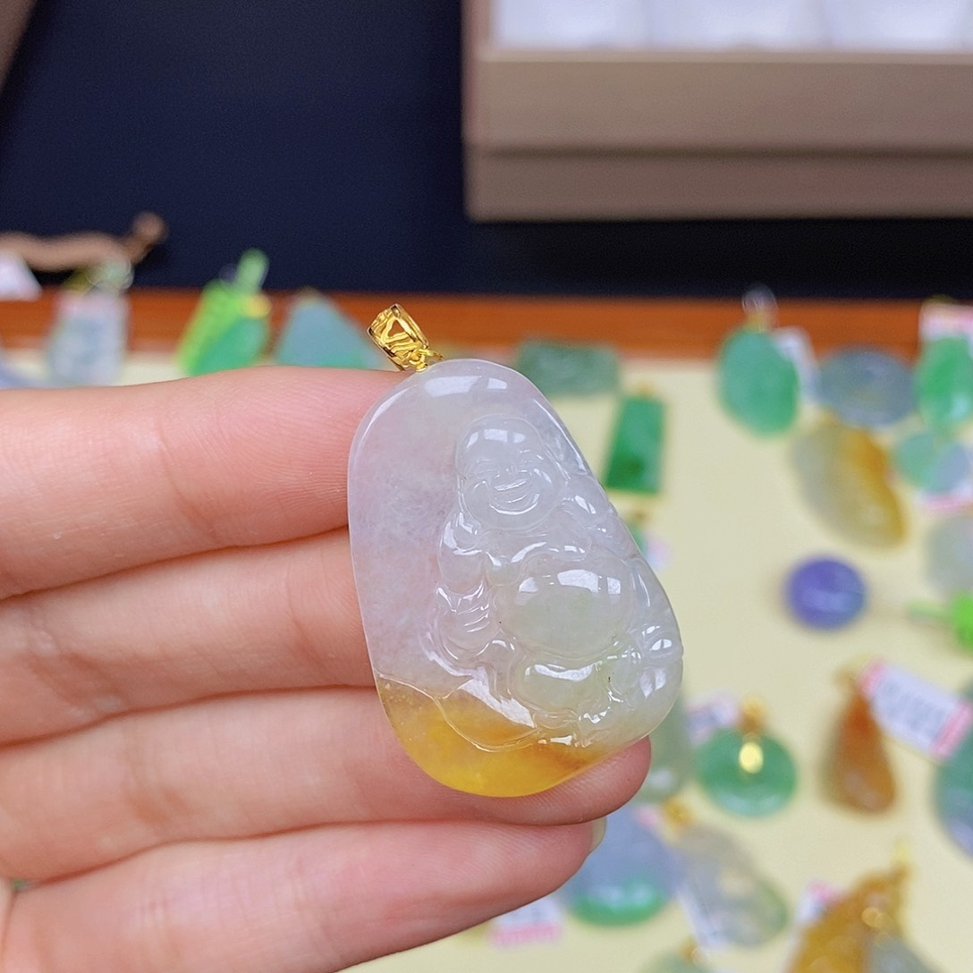 翡翠颈饰18K金镶嵌翡翠