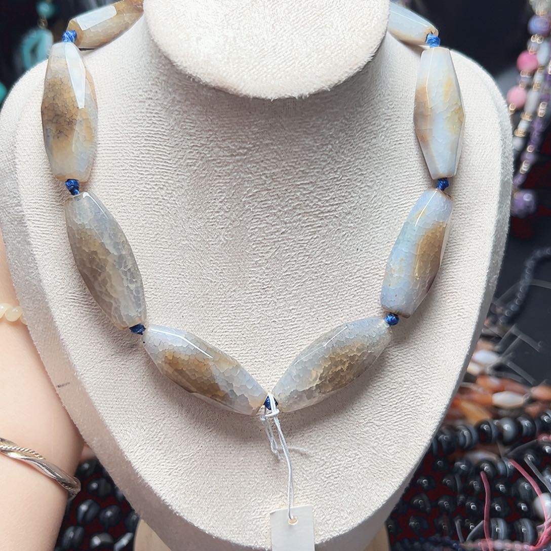 玛瑙/玉髓未镶嵌珠宝半成品r99 16m 焦糖龙舟玛瑙一条