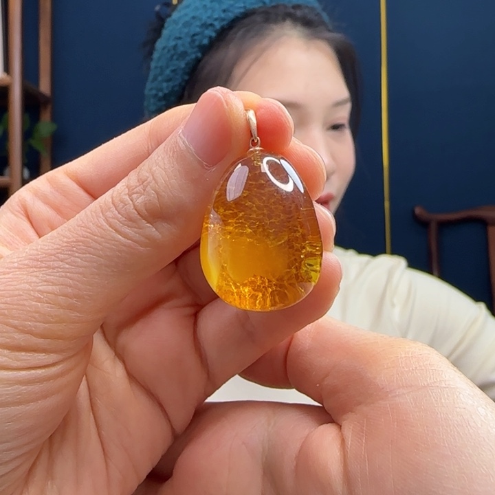 蜜蜡吊坠(不含链)18K金镶嵌