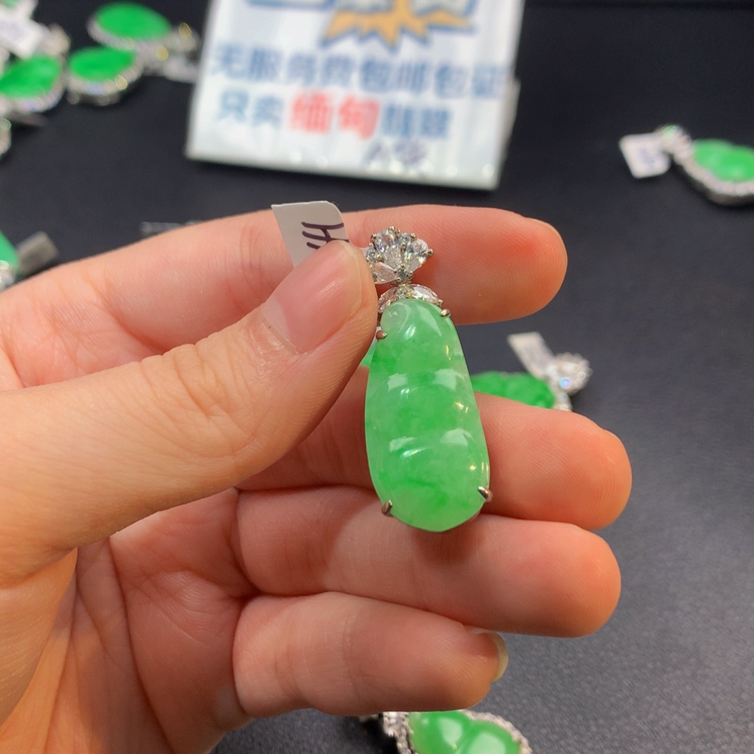 翡翠耳饰银S925镶嵌豆子