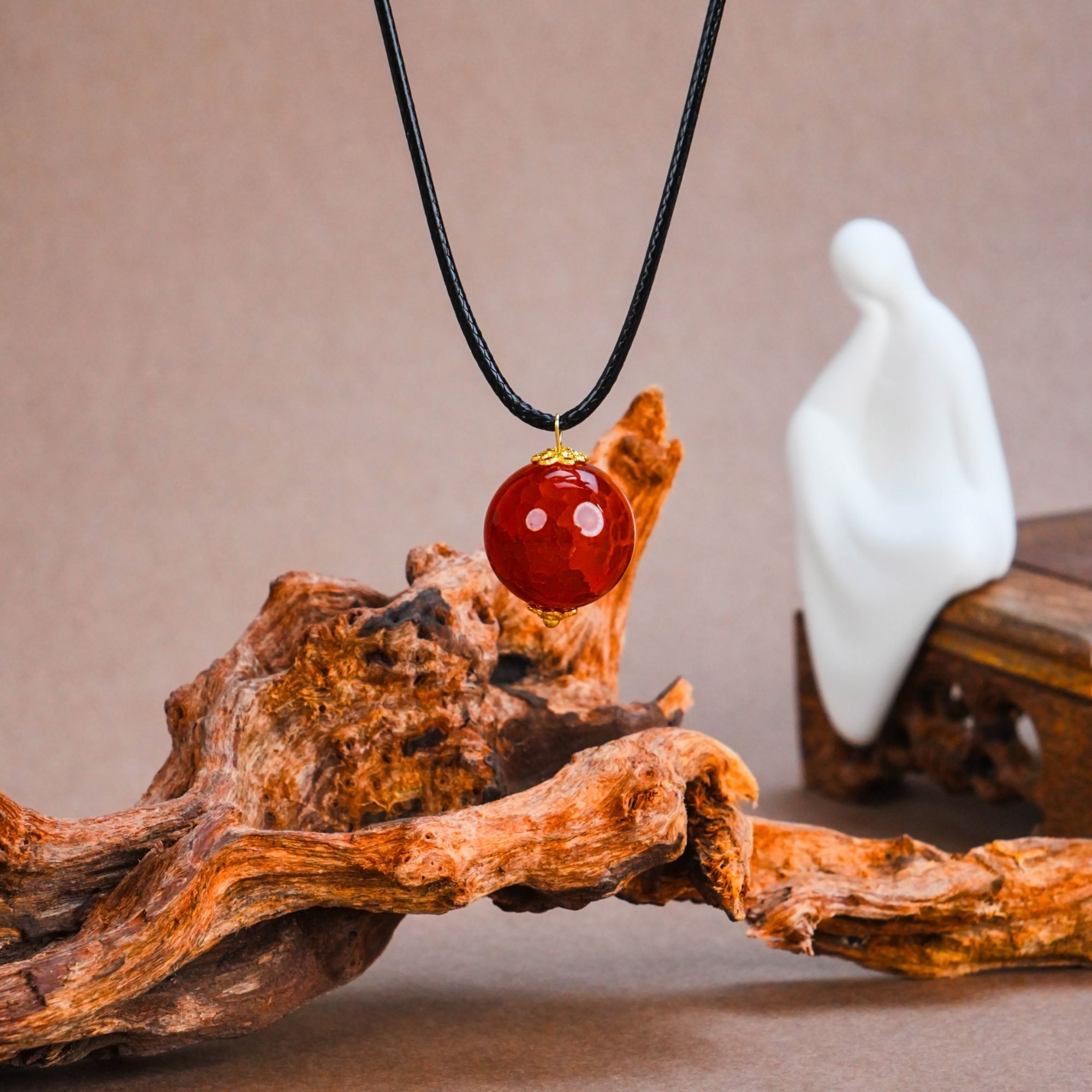 Y-758 天然红玛瑙龙鳞皮绳吊坠 【配绳】