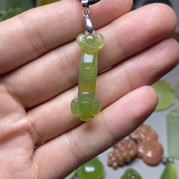 蛇纹石玉  挂件未镶嵌