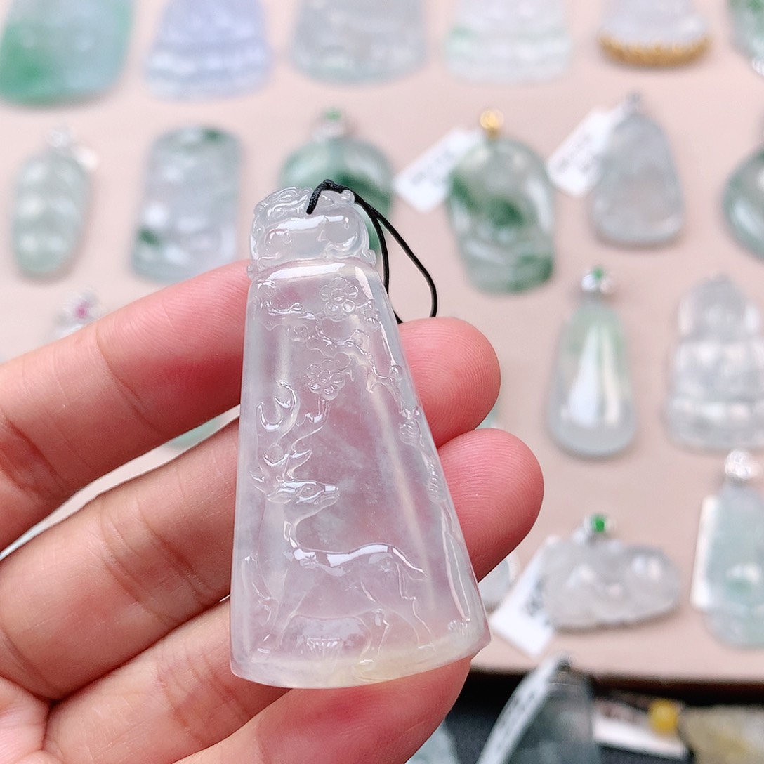 翡翠颈饰18K金镶嵌梅花鹿