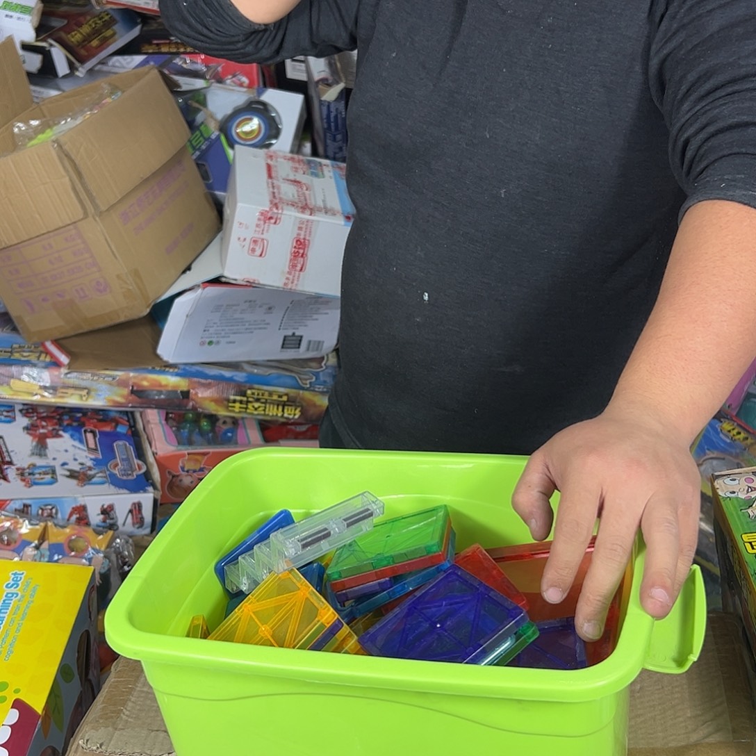 磁力片积木玩具一整箱