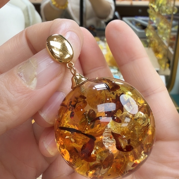 琥珀未镶嵌珠宝奇石