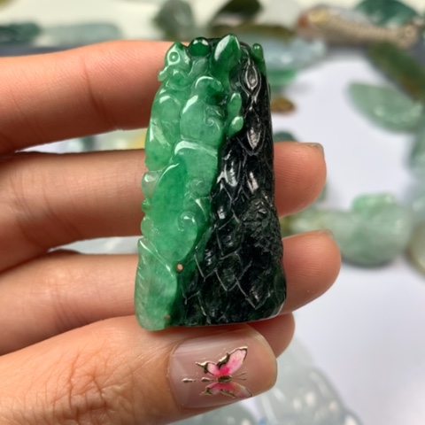 翡翠颈饰未镶嵌翡翠