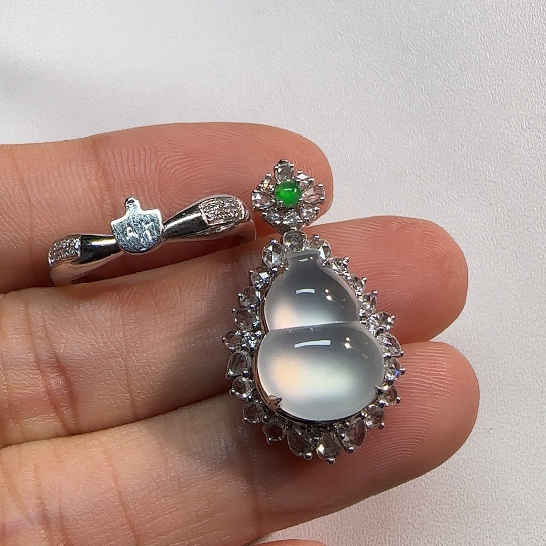 翡翠18K金镶嵌戒指葫芦两用